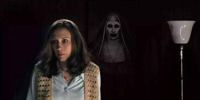恐怖修女2苹果版:《修女》首映吓坏众人，墓地里面放鬼片，这安排够狠！